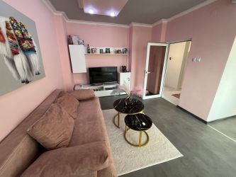 Продава прекрасен, напълно обзаведен, тристаен апартамент в кв. Васил Левски