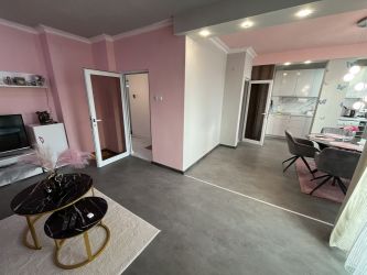 Продава прекрасен, напълно обзаведен, тристаен апартамент в кв. Васил Левски