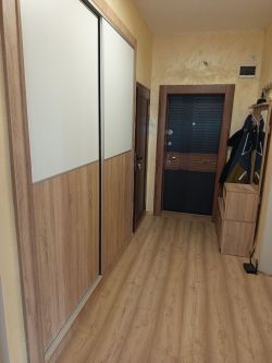 Продава четиристаен апартамент в района на Пазара, гр. Казанлък