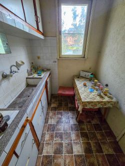 Здрава къща с отлично разпределение в центъра на с. Енина