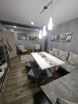 Агенция Елия продава 3 стаен в района на Казармата след ремонт