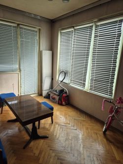 Продава Тристаен апартамент Масивно строителство в гр.Казанлък