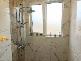 Продава четиристаен апартамент в района на Пазара, гр. Казанлък