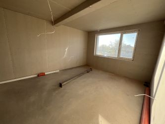 Продава се двуетажна, напълно обновена къща в гр. Крън