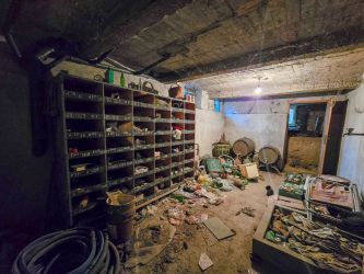 Здрава къща с отлично разпределение в центъра на с. Енина