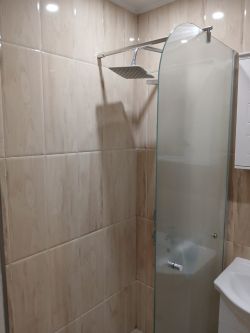 Продава четиристаен апартамент в района на Пазара, гр. Казанлък