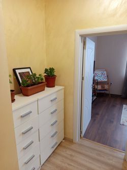 Продава четиристаен апартамент в района на Пазара, гр. Казанлък