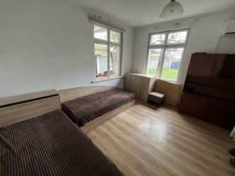 Отдава под наем къща в гр. Крън