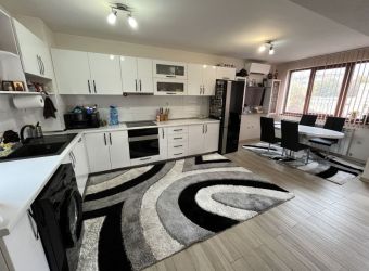 Продава прекрасен напълно обзаведен четиристаен апартамент до Лидл