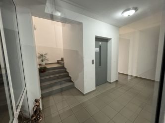 Напълно обзаведен апартамент в нова сграда – район Манастира