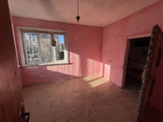 Къща с двор и гараж – район парк Розариум