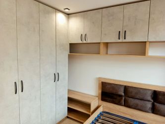 Продава двустаен апартамент с наемател до Културния дом