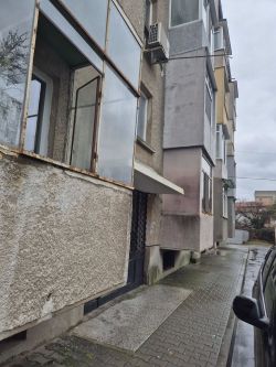 Продава Тристаен апартамент Масивно строителство в гр.Казанлък