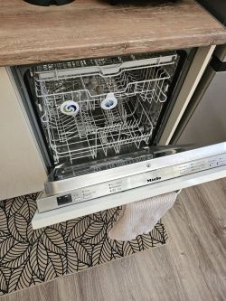 Агенция Елия продава 3 стаен в района на Казармата