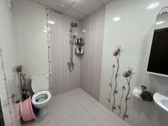 Напълно обзаведен апартамент в нова сграда – район Манастира