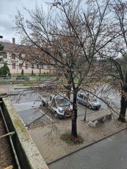 Продава Тристаен апартамент Масивно строителство в гр.Казанлък