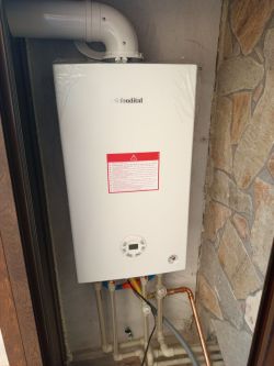 Продава двустаен апартамент с наемател до Културния дом