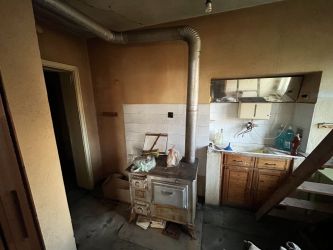 Продавам монолитна къща в град Шипка с отлична локация