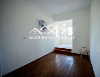 Продава прекрасна къща след освежителен ремонт в гр. Казанлък