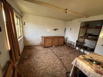 Продавам монолитна къща в град Шипка с отлична локация