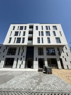 ТРИСТАЕН АПАРТАМЕНТ НОВО СТРИОТЕЛСТО В ШИРОК ЦЕНТЪР