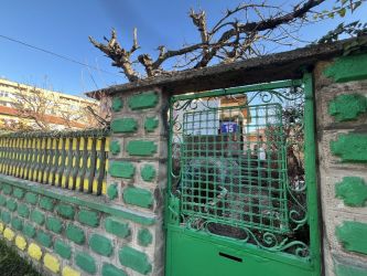 Къща с двор и гараж – район парк Розариум