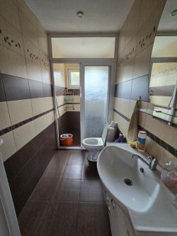 Агенция за недвижими имоти ”ОЛИМПИЯ” продава :