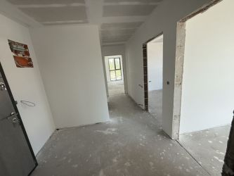 ТРИСТАЕН АПАРТАМЕНТ НОВО СТРИОТЕЛСТО В ШИРОК ЦЕНТЪР