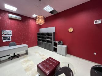 Продава обзаведен офис в гр. Казанлък