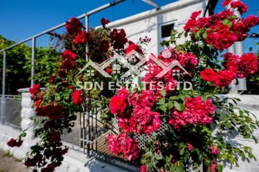 Продава прекрасна къща след освежителен ремонт в гр. Казанлък