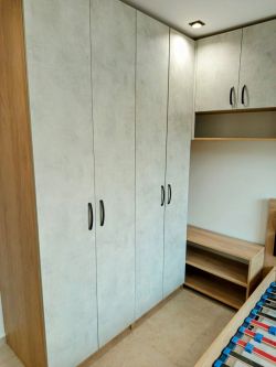 Продава двустаен апартамент с наемател до Културния дом