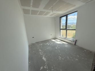 ТРИСТАЕН АПАРТАМЕНТ НОВО СТРИОТЕЛСТО В ШИРОК ЦЕНТЪР