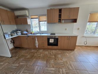 Агенция за недвижими имоти ”ОЛИМПИЯ” продава :