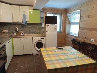 Продава прекрасна къща в района на магазин Си Би Ес