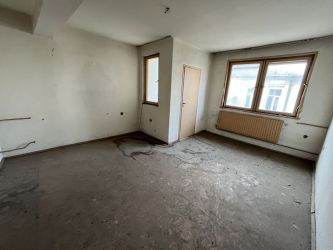 ПРОДАВА СЕ САМОСТОЯТЕЛНА СГРАДА В ИДЕАЛНИЯ ЦЕНТЪР НА ГР. КАЗАНЛЪК