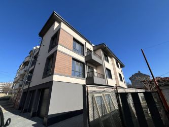 Тристаен апартамент в бутикова сграда – район Манастира, Казанлък