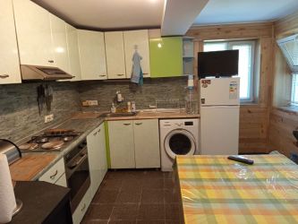 Продава прекрасна къща в района на магазин Си Би Ес