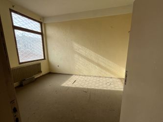 ПРОДАВА СЕ САМОСТОЯТЕЛНА СГРАДА В ИДЕАЛНИЯ ЦЕНТЪР НА ГР. КАЗАНЛЪК