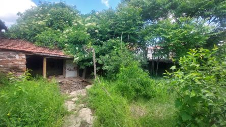 Продава двуетажна къща в гр.Казанлък