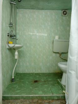 Продава прекрасна къща в района на магазин Си Би Ес