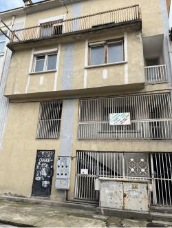 ПРОДАВА СЕ САМОСТОЯТЕЛНА СГРАДА В ИДЕАЛНИЯ ЦЕНТЪР НА ГР. КАЗАНЛЪК