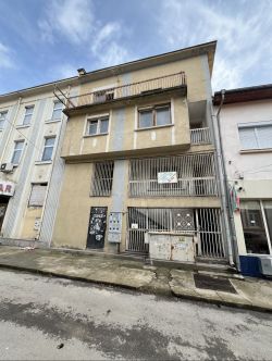 ПРОДАВА СЕ САМОСТОЯТЕЛНА СГРАДА В ИДЕАЛНИЯ ЦЕНТЪР НА ГР. КАЗАНЛЪК