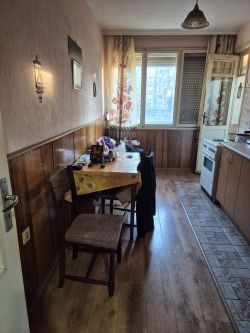 Продава Двустаен апартамент Масивно строителство в гр.Казанлък