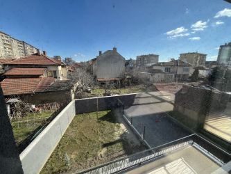 Тристаен апартамент в бутикова сграда – район Манастира, Казанлък