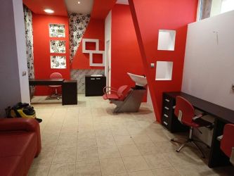 Отдава под наем търговски обект – фризьорски салон.