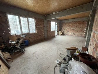 Къща на два етажа с двор – ж.к. Изток, Казанлък