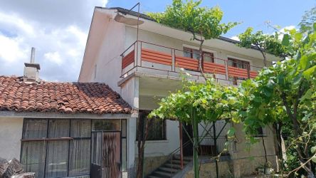 Продава монолитна къща в село Черганово