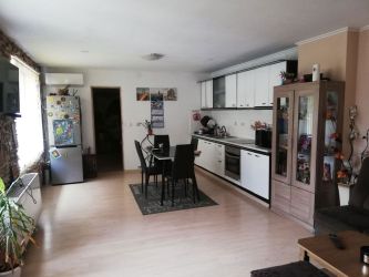 Едноетажна масивна къща