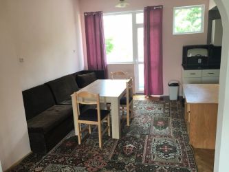 Просторен апартамент за продажба – идеален център