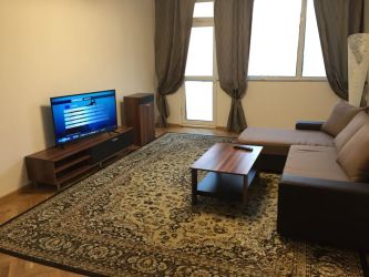 Просторен апартамент за продажба – идеален център